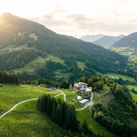 Holzhotel Forsthofalm Леоганг Экстерьер фото