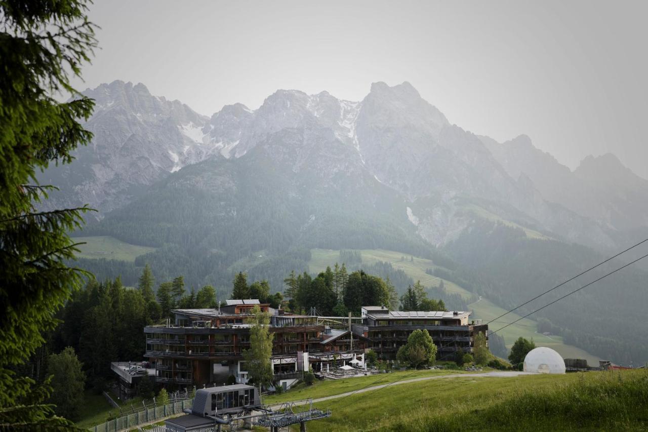 Holzhotel Forsthofalm Леоганг Экстерьер фото
