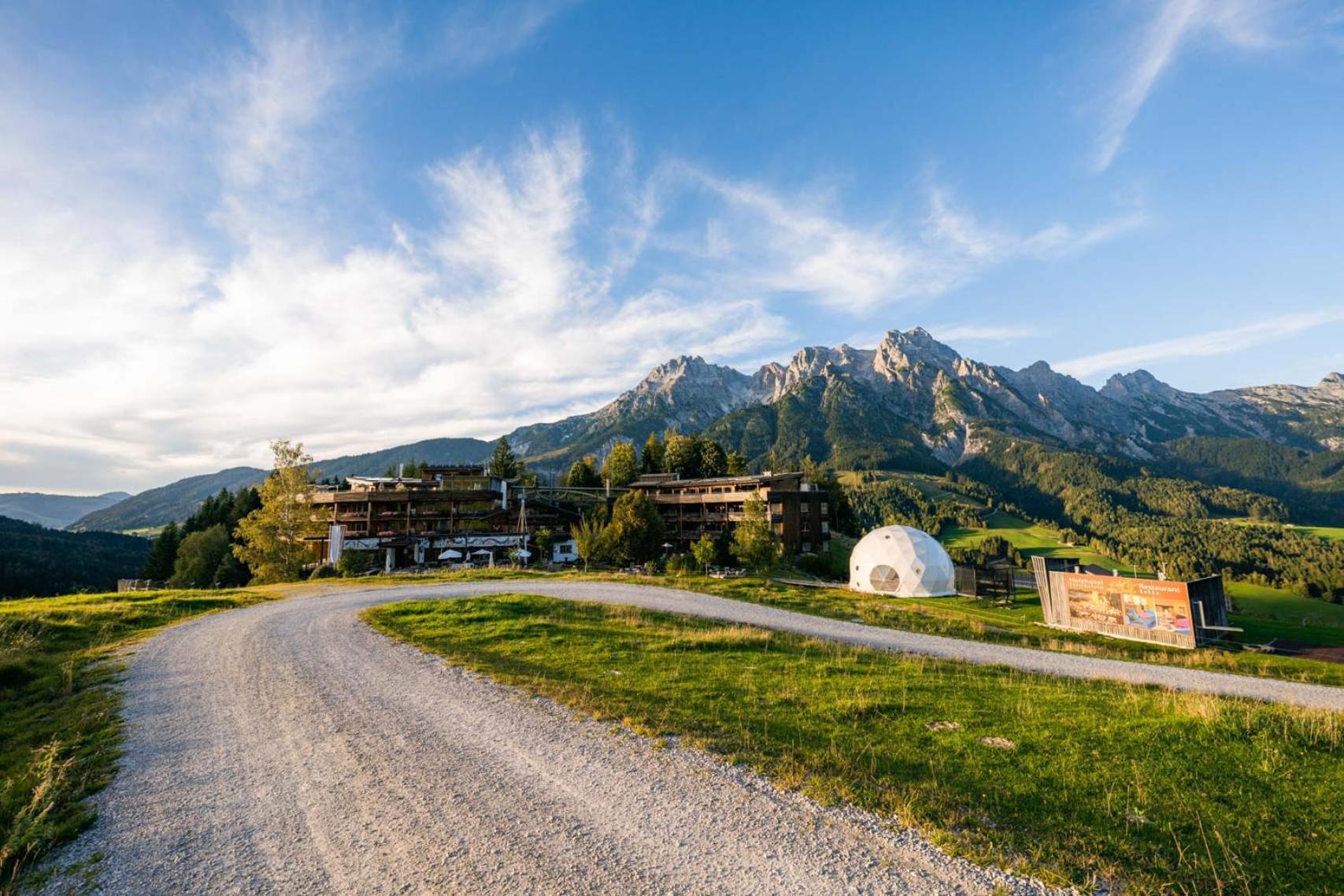 Holzhotel Forsthofalm Леоганг Экстерьер фото