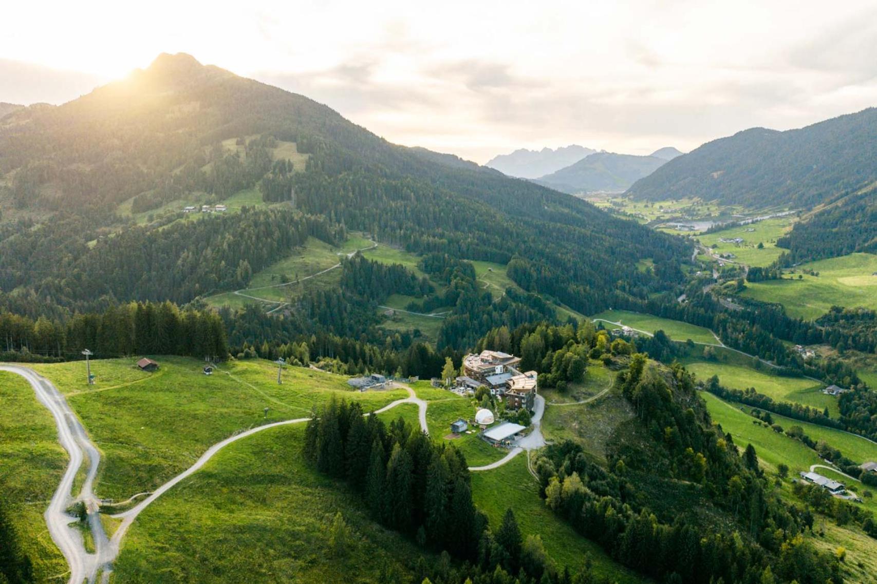 Holzhotel Forsthofalm Леоганг Экстерьер фото