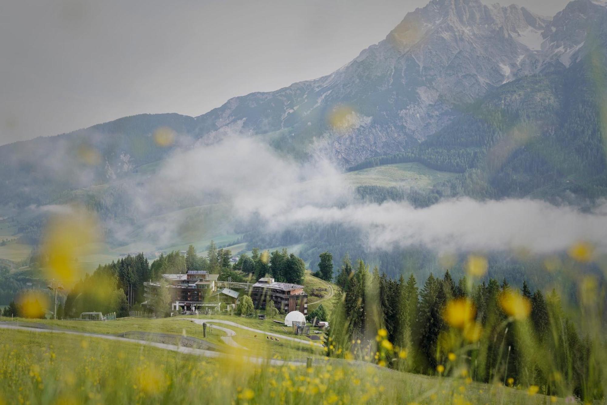 Holzhotel Forsthofalm Леоганг Экстерьер фото