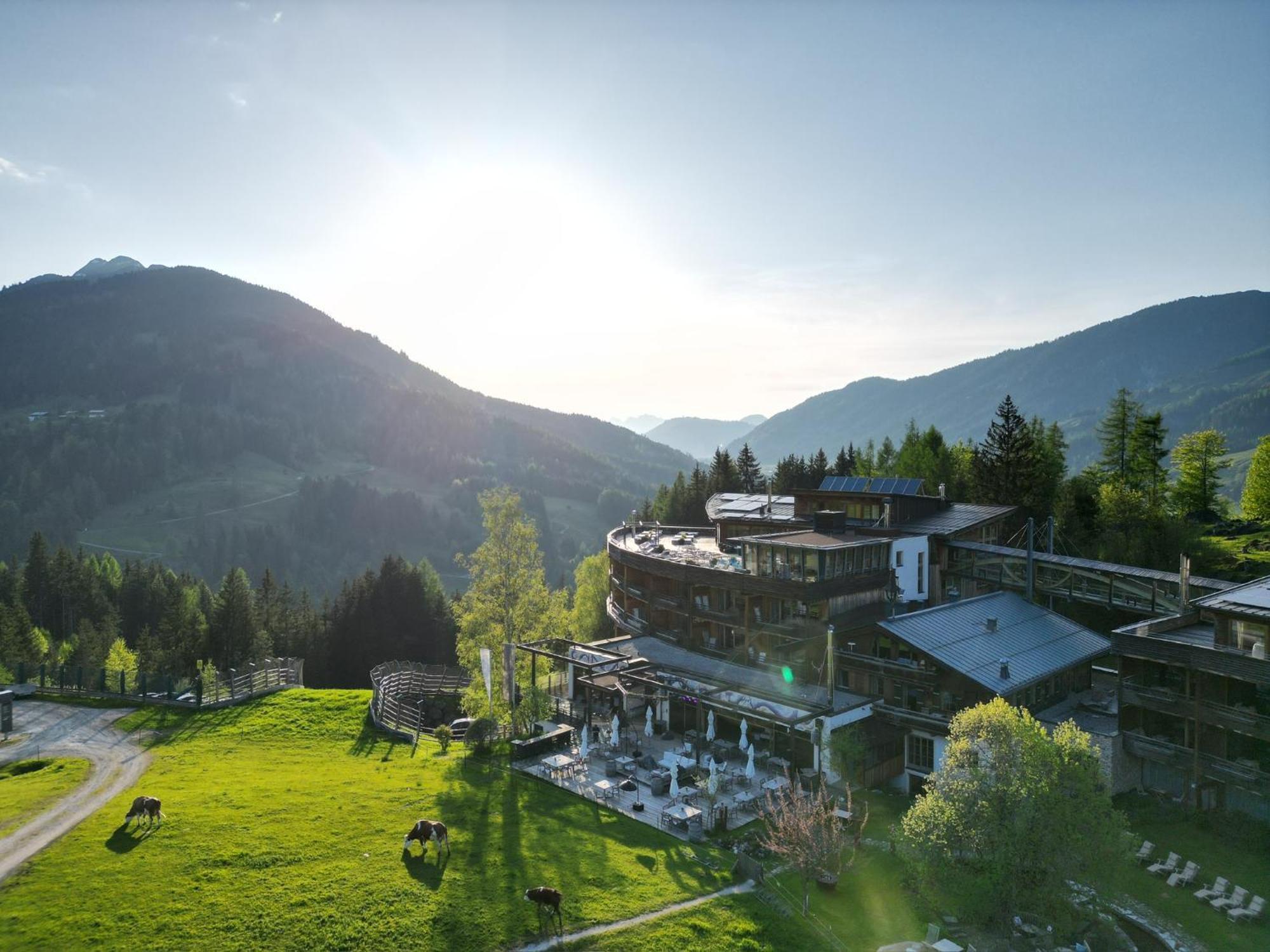 Holzhotel Forsthofalm Леоганг Экстерьер фото