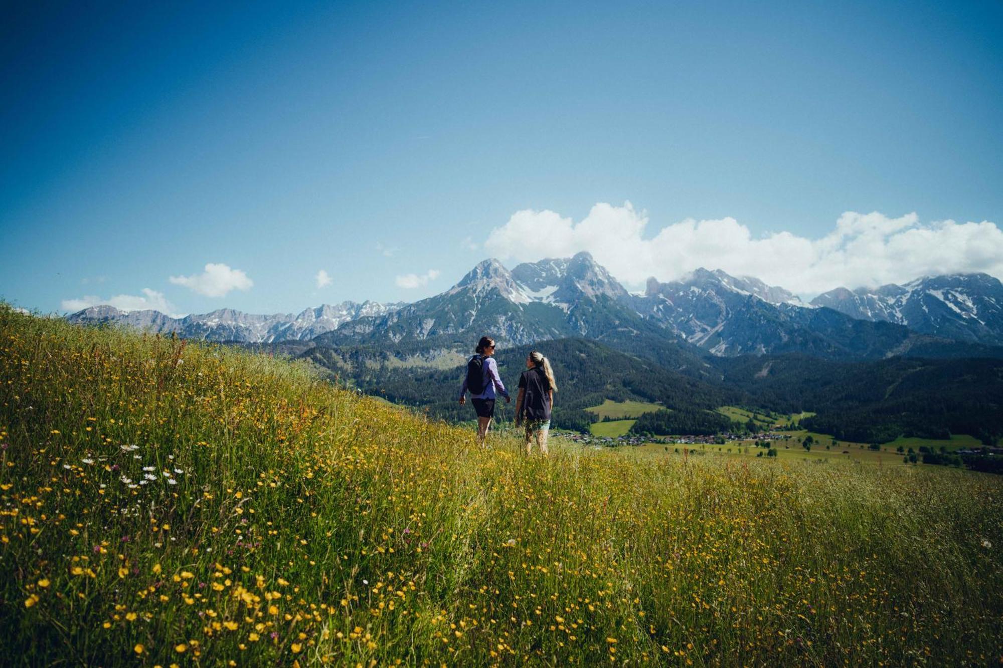 Holzhotel Forsthofalm Леоганг Экстерьер фото