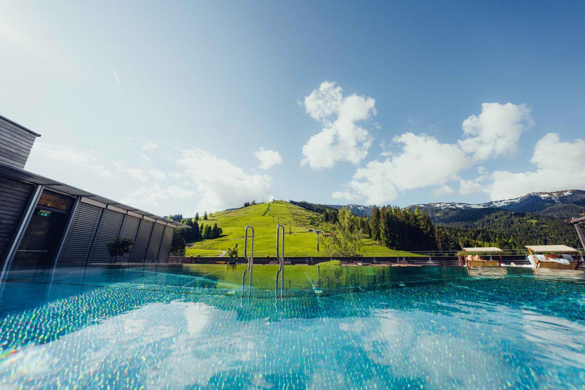Holzhotel Forsthofalm Леоганг Экстерьер фото