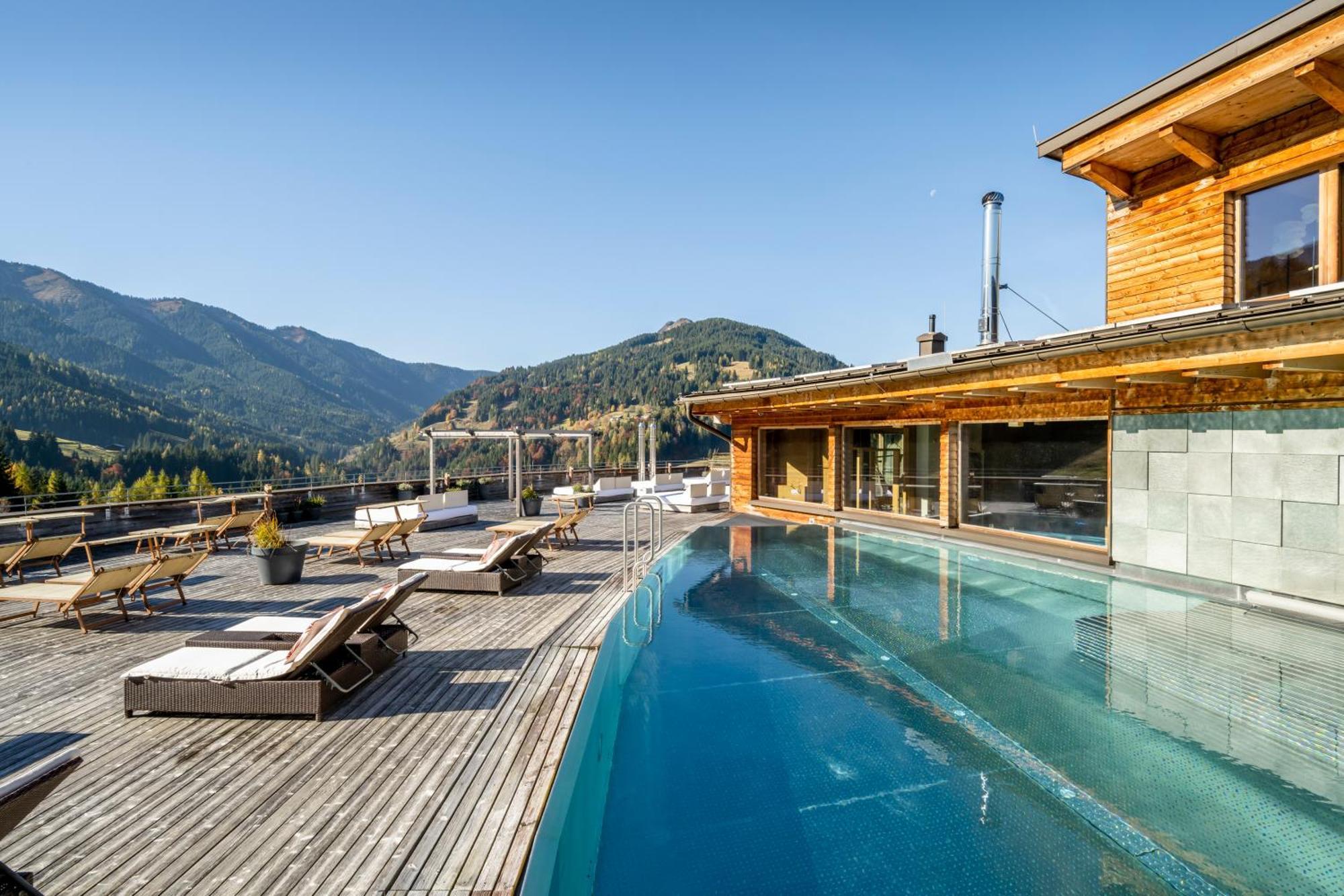 Holzhotel Forsthofalm Леоганг Экстерьер фото